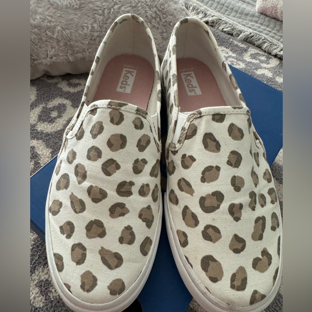 Keds Double Decker Slip ons; white with natural leopard print; size 8W